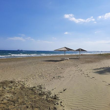 Villa Larnaca Bay Resort Voroklini Bagian luar foto