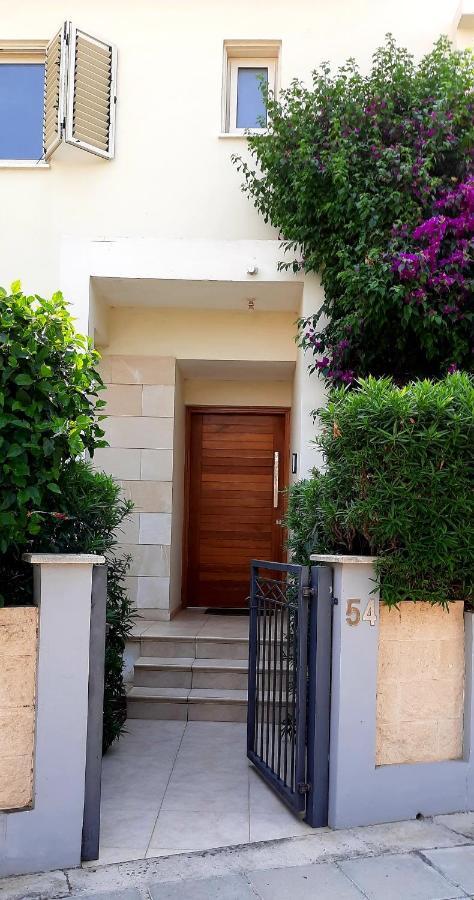 Villa Larnaca Bay Resort Voroklini Bagian luar foto