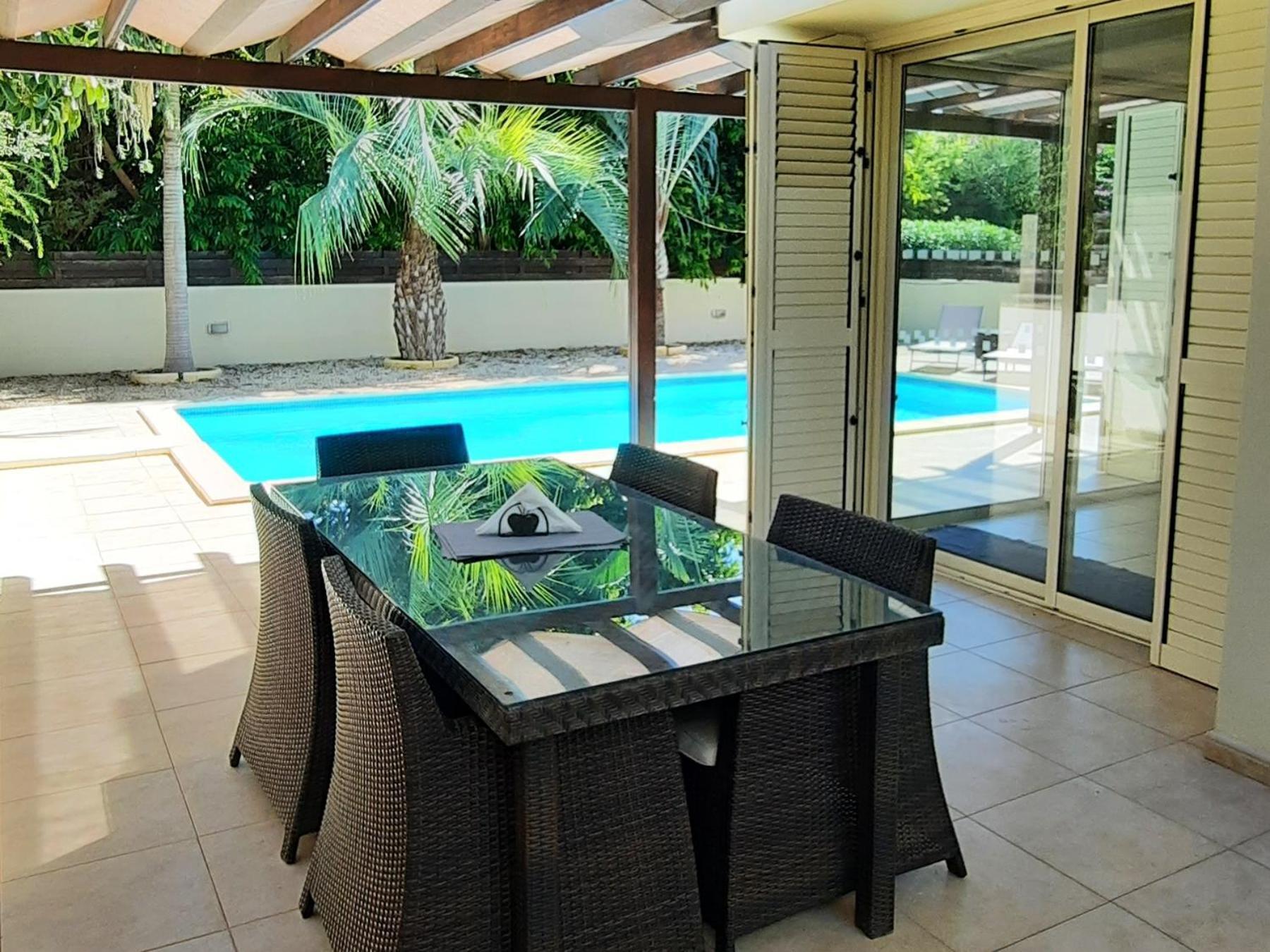 Villa Larnaca Bay Resort Voroklini Bagian luar foto