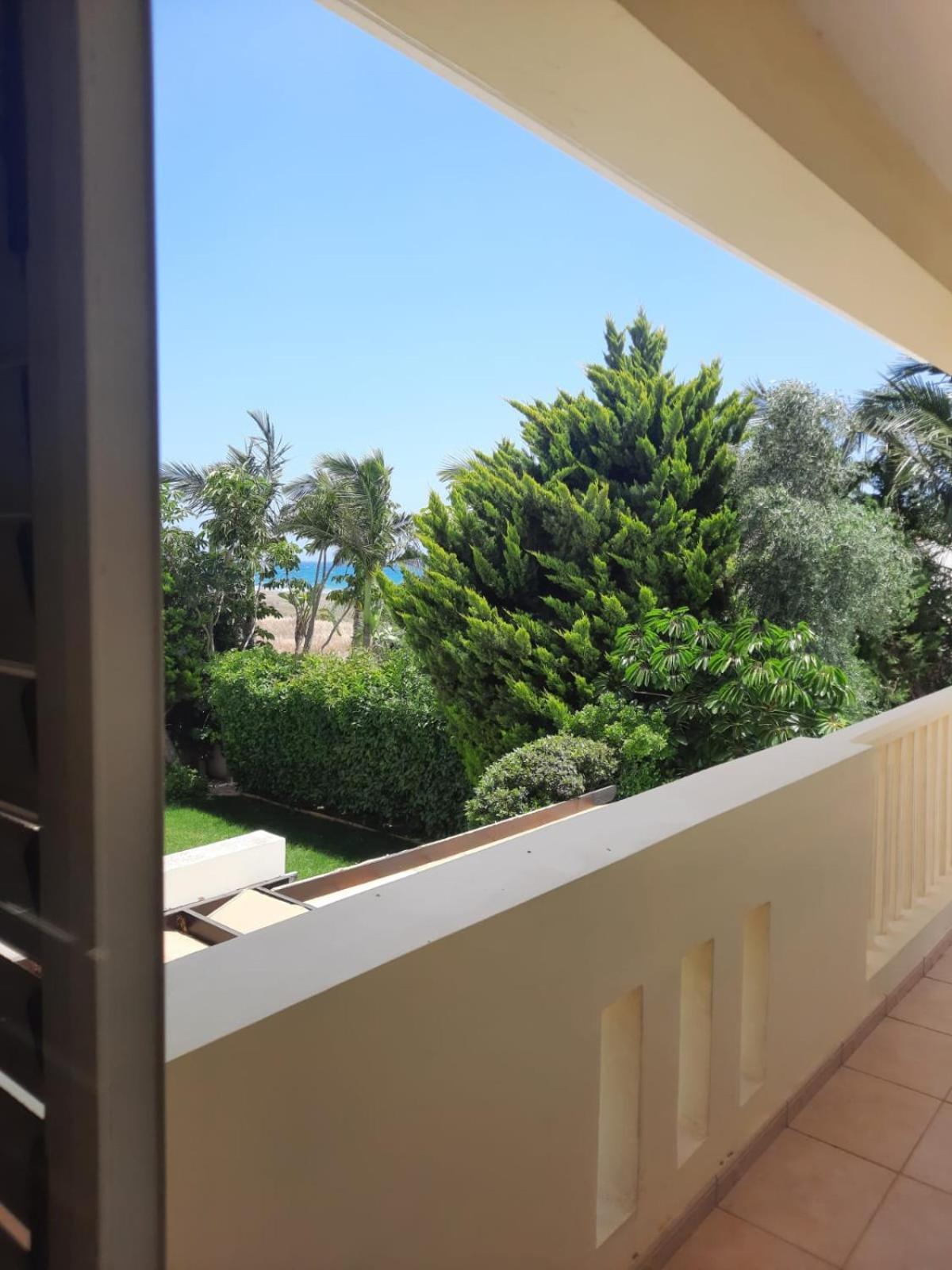 Villa Larnaca Bay Resort Voroklini Bagian luar foto